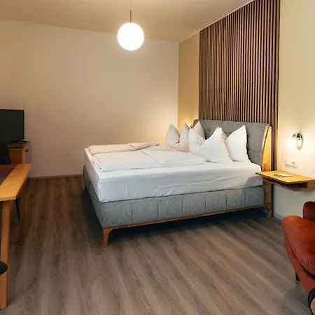 Number 1 Hotel