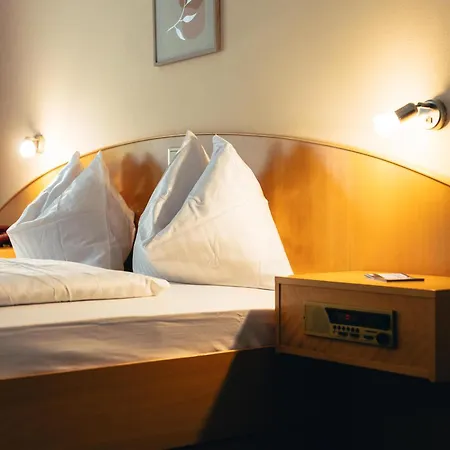 فندق Number 1 لويبرسدورف باي فرس