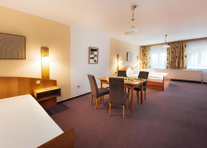 Number 1 3* لويبرسدورف باي فرس